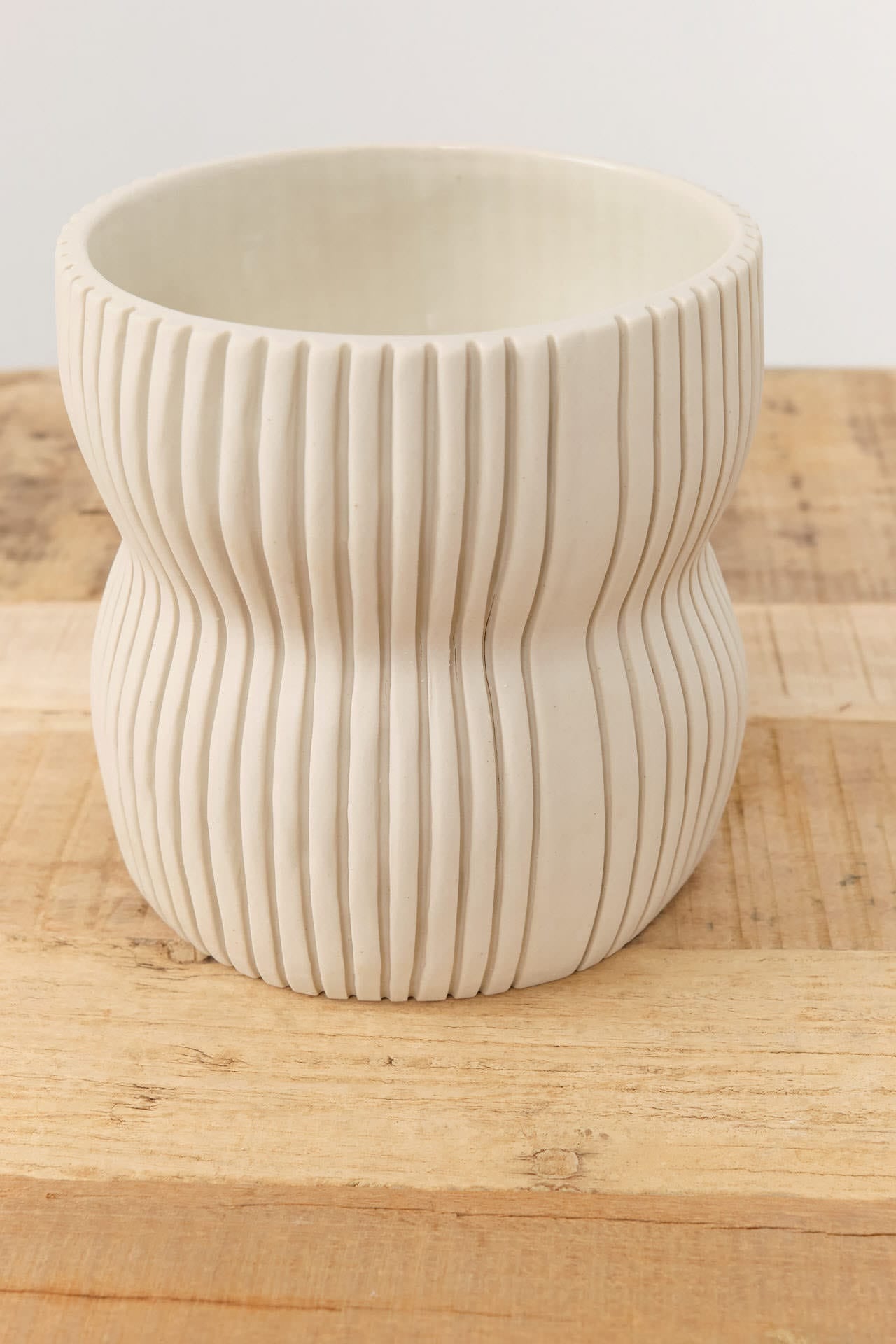 Cym Warkov Ceramics Home Kitchen Vases Small Round Curvy 2.0 Vase Cream