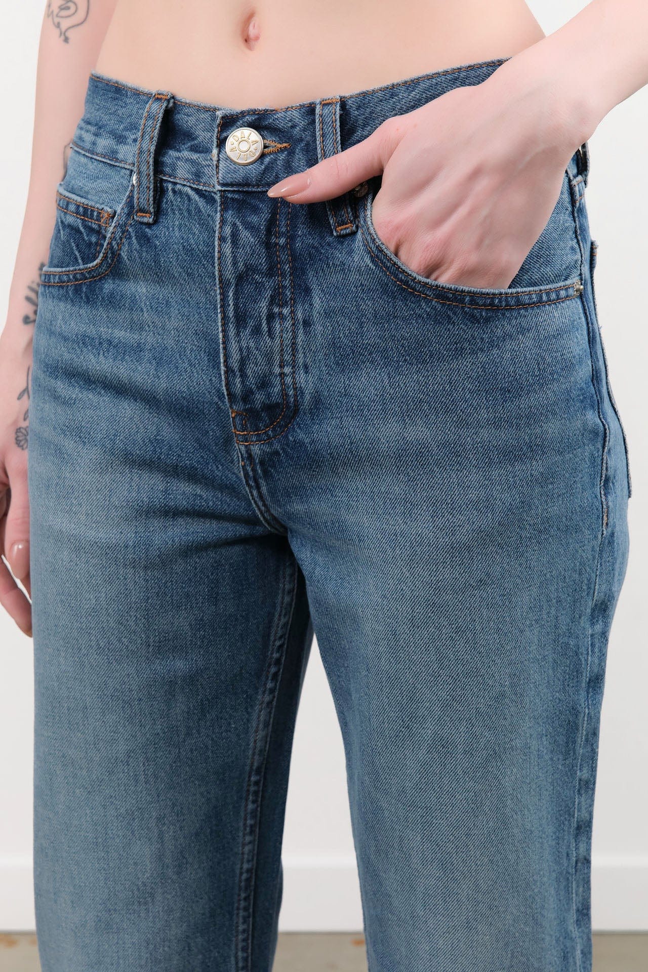 Dala Apparel Womens Denim Calla Mid Rise Ankle Jeans in Smoke Blue