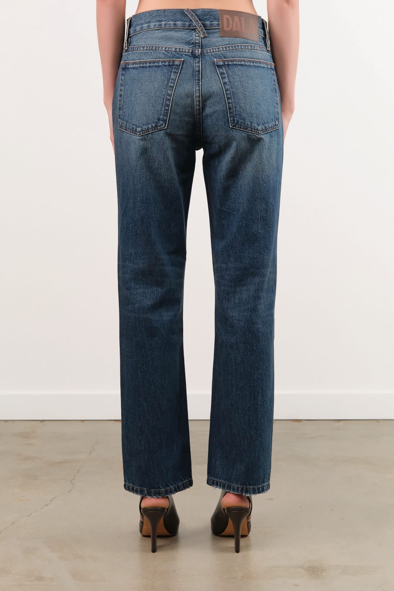 Dala Apparel Womens Denim Calla Straight Ankle Jean in Archive Blue
