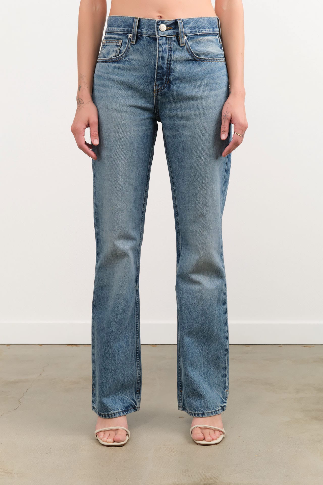 Dala Apparel Womens Denim Calla Midrise Bootcut Jean