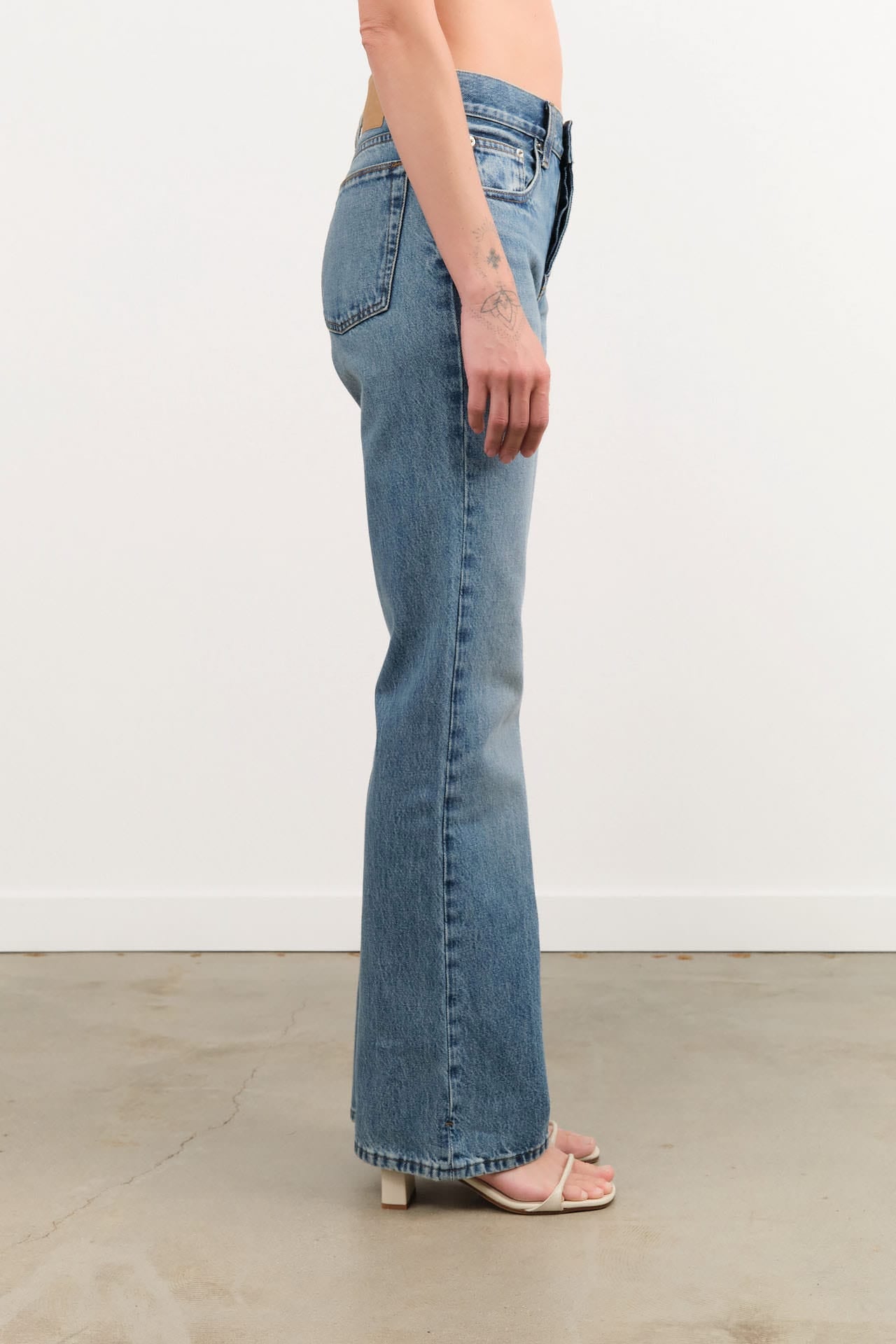 Dala Apparel Womens Denim Calla Midrise Bootcut Jean