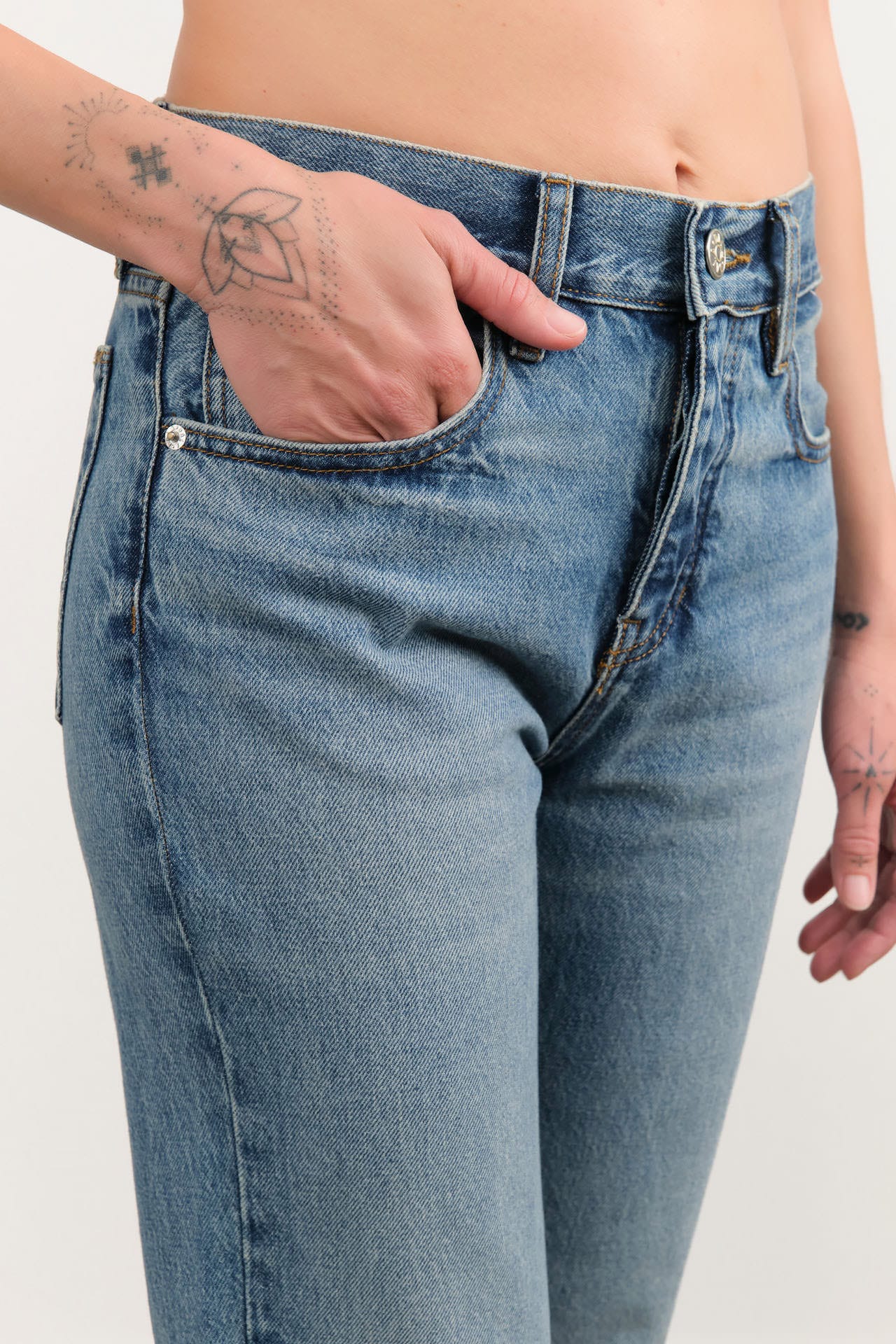 Dala Apparel Womens Denim Calla Midrise Bootcut Jean
