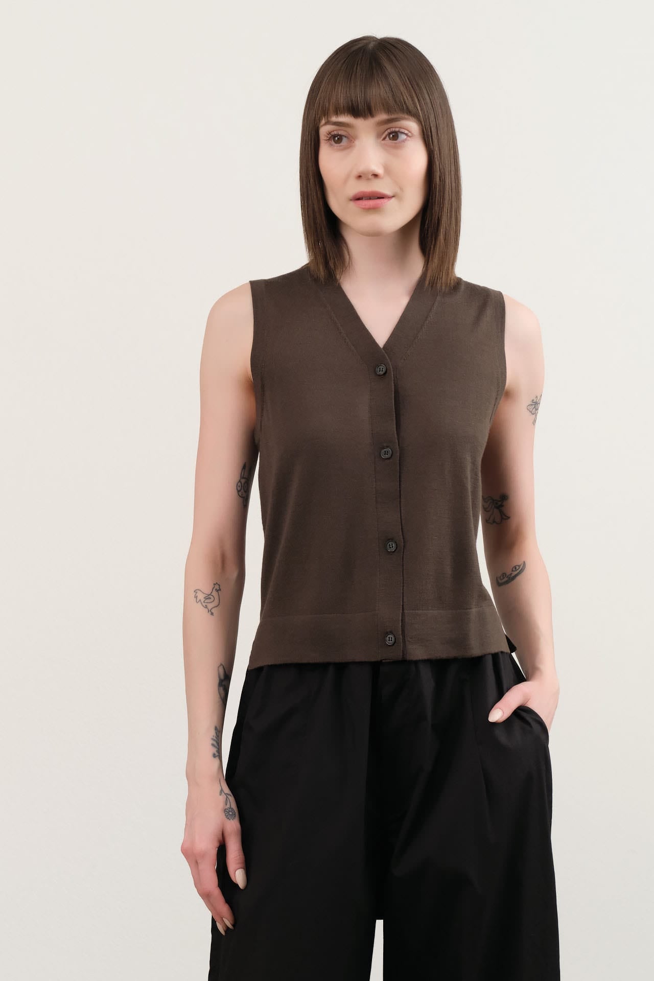 Demylee Apparel Womens Sweaters Ariya Superfine Merino Wool Vest