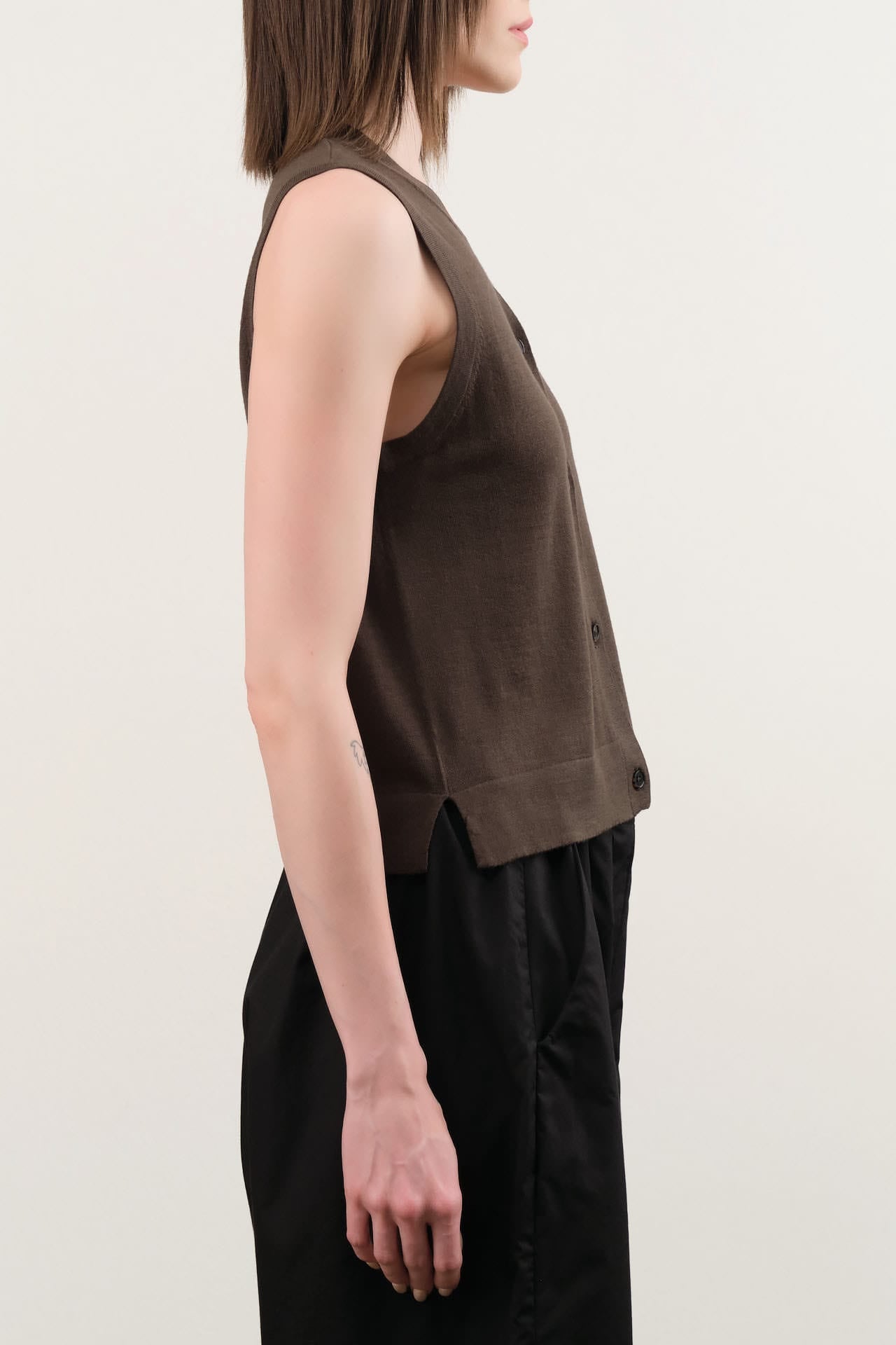 Demylee Apparel Womens Sweaters Ariya Superfine Merino Wool Vest