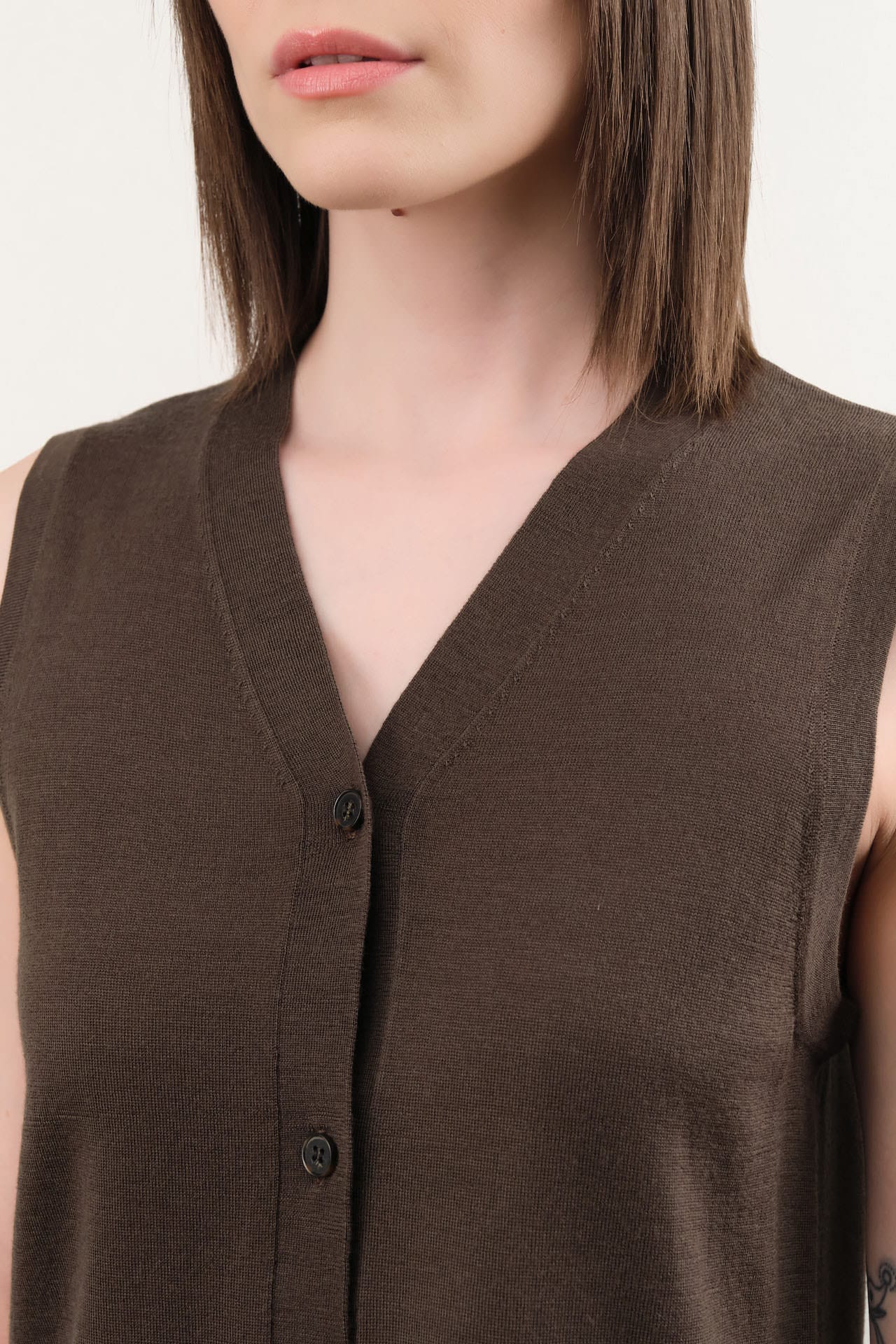 Demylee Apparel Womens Sweaters Ariya Superfine Merino Wool Vest