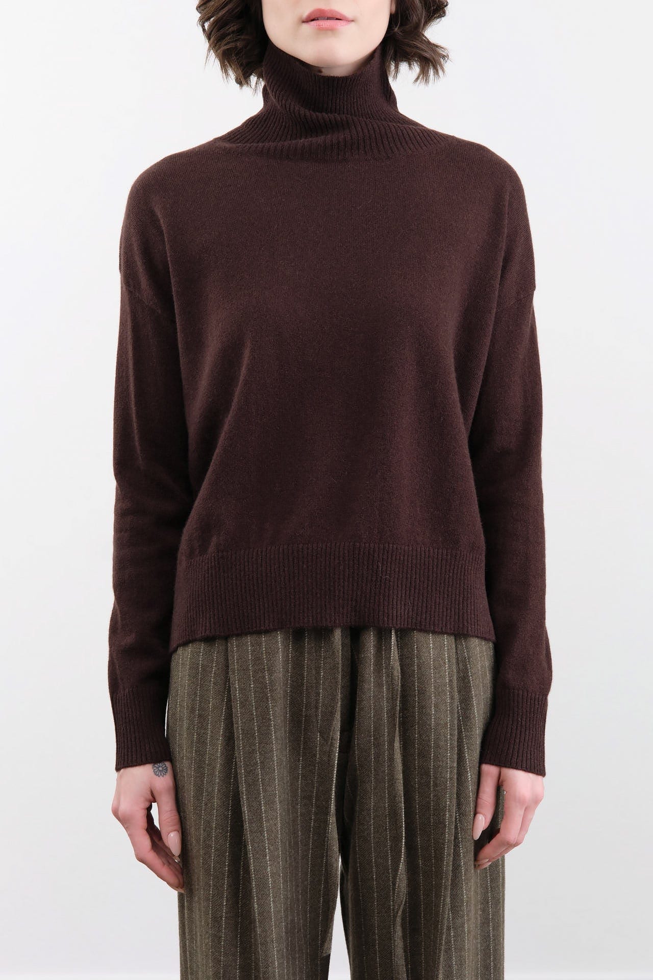 DEMYLEE Apparel Womens Sweaters Gianna Cashmere Turtleneck Sweater