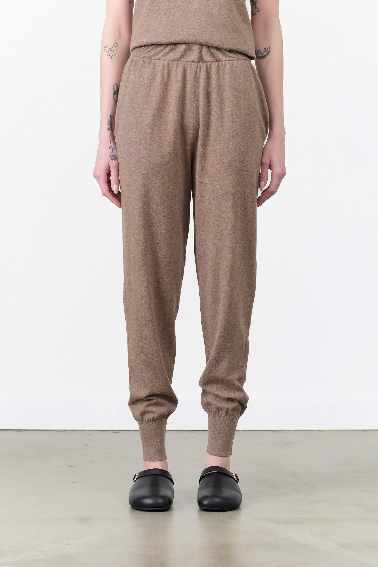 Hessa Cotton Cashmere Pant by Demylee in Truffle