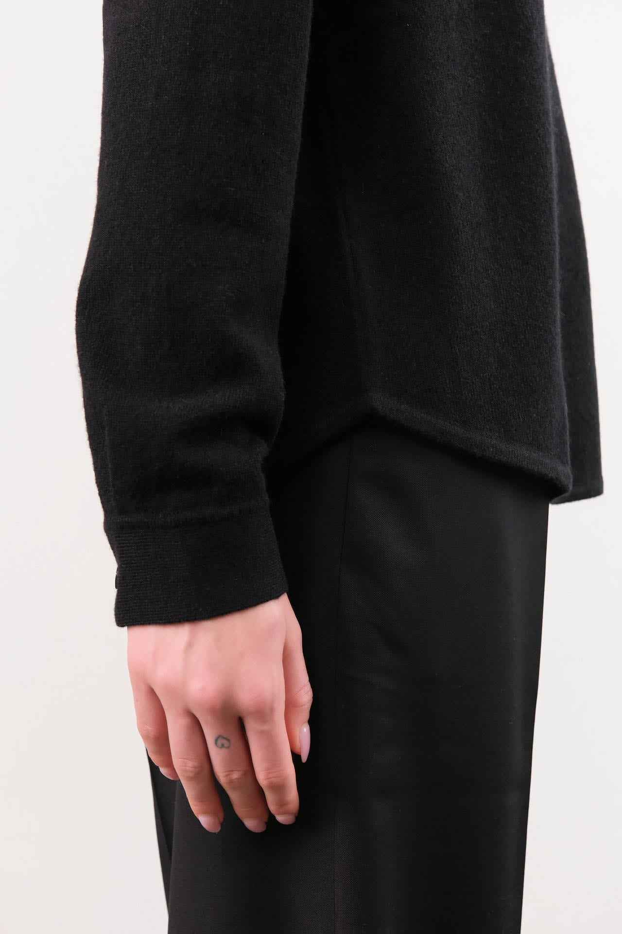 Demylee Apparel Womens Sweaters Wyna Cashmere Shirt