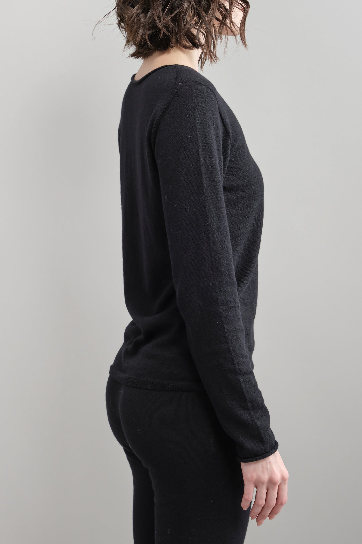 Side of Cotton Cashmere Pullover in Black