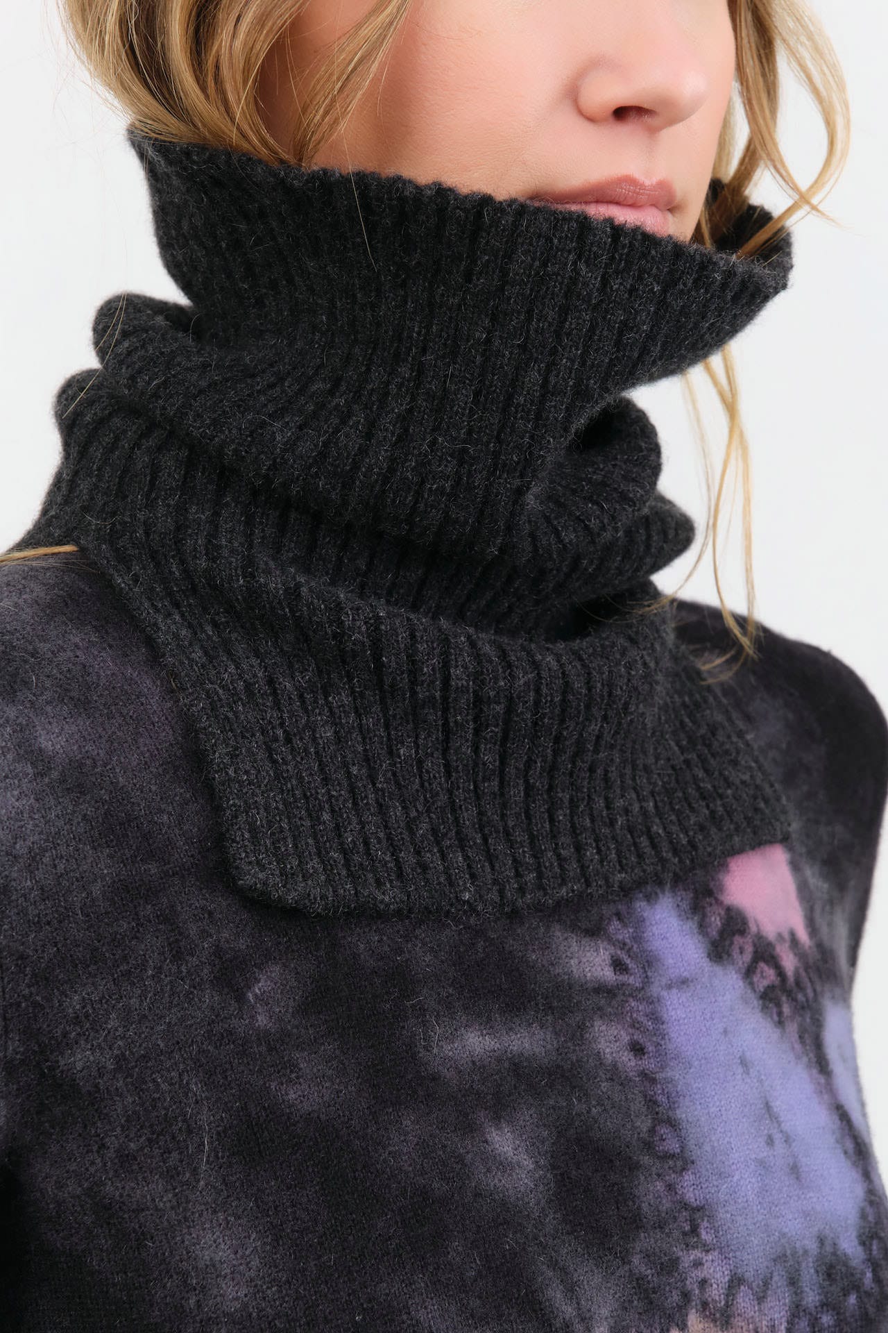 Evam Eva Accessories Scarves Cashmere Rib Snood in Charcoal Charcoal