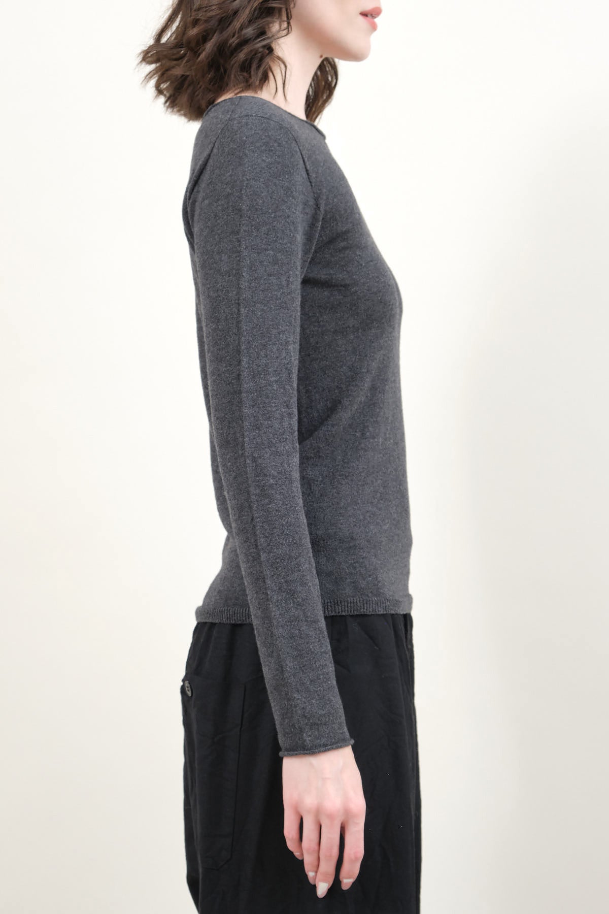 Side of Cotton Cashmere Pullover in Charcoal