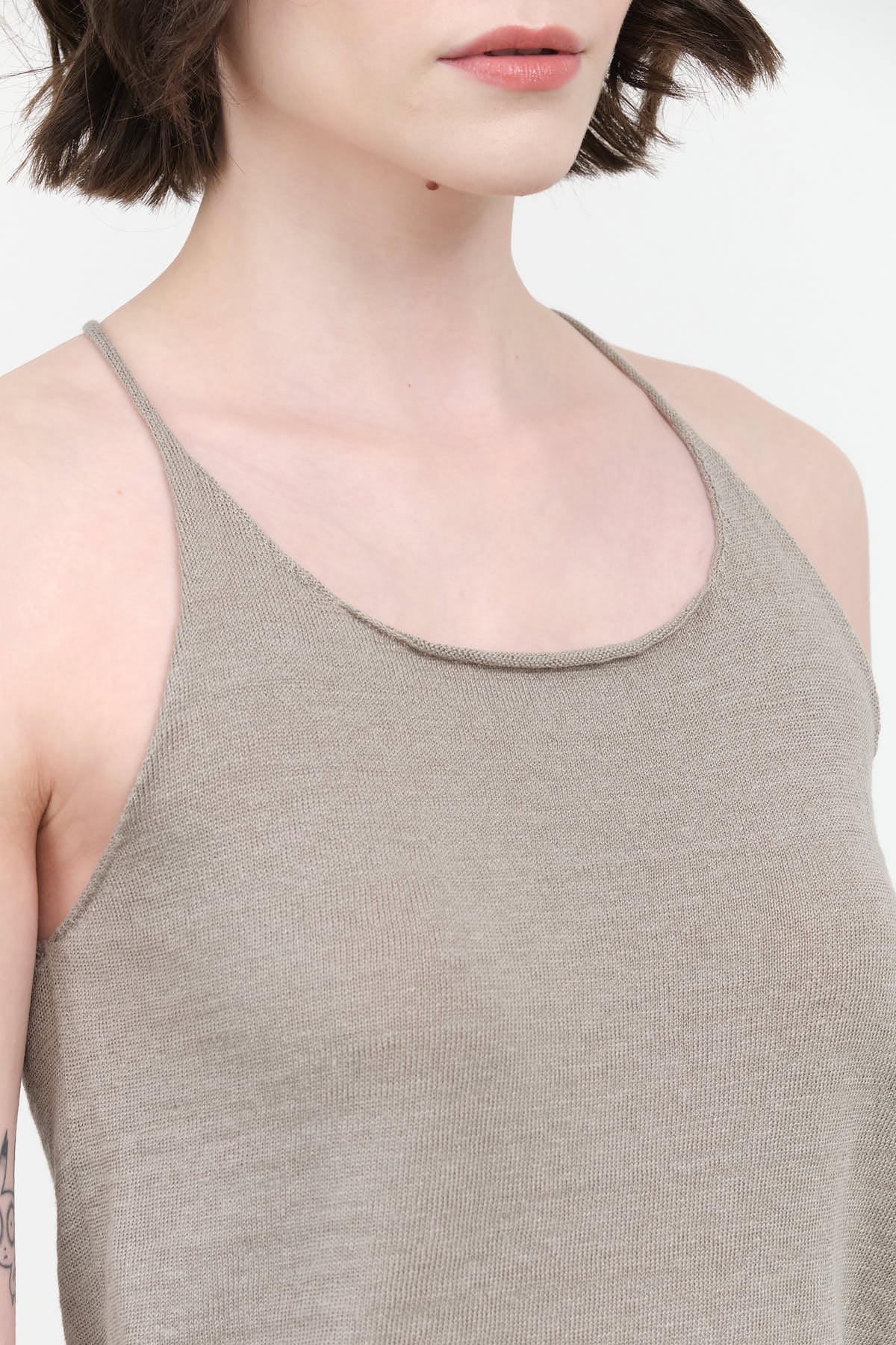 Collar view of Washable Linen Camisole in Grege