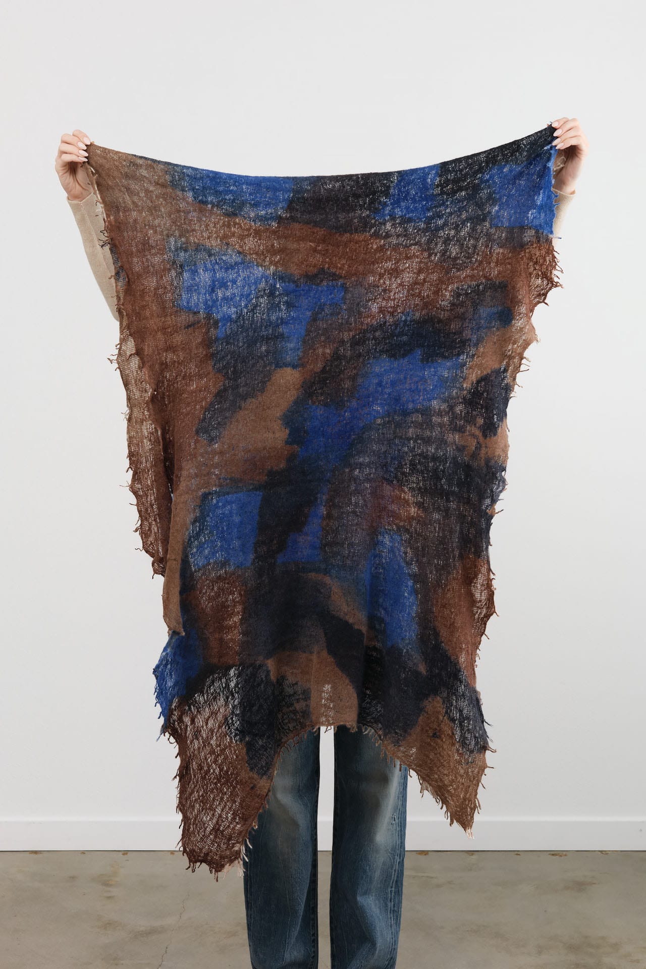 F Cashmere Accessories Scarves Felt Shawl in Patina Patina
