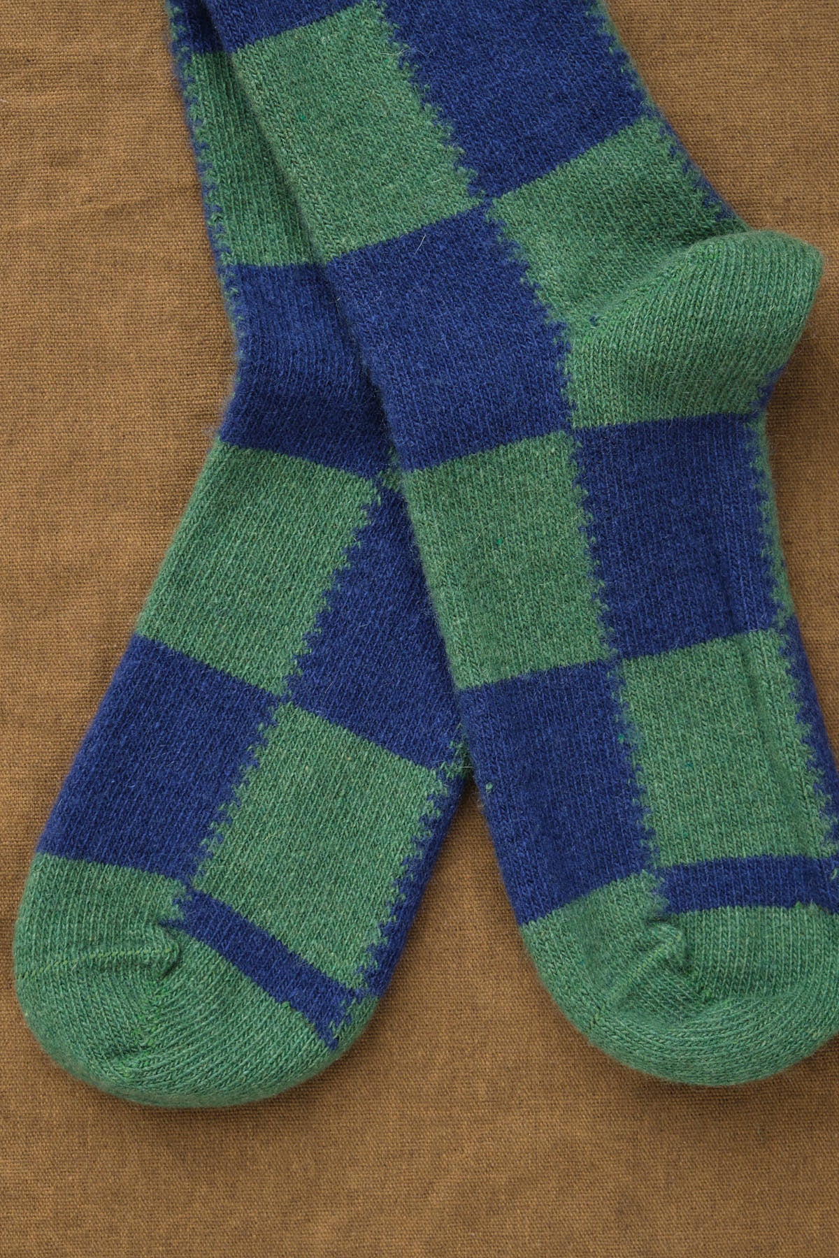 Cashmere-blend blue and green colorblock socks