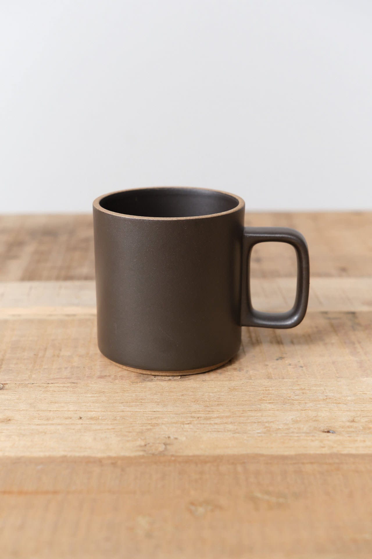 Hasami Porcelain Home CoffeeTea 13 oz Mug Black / 13 oz