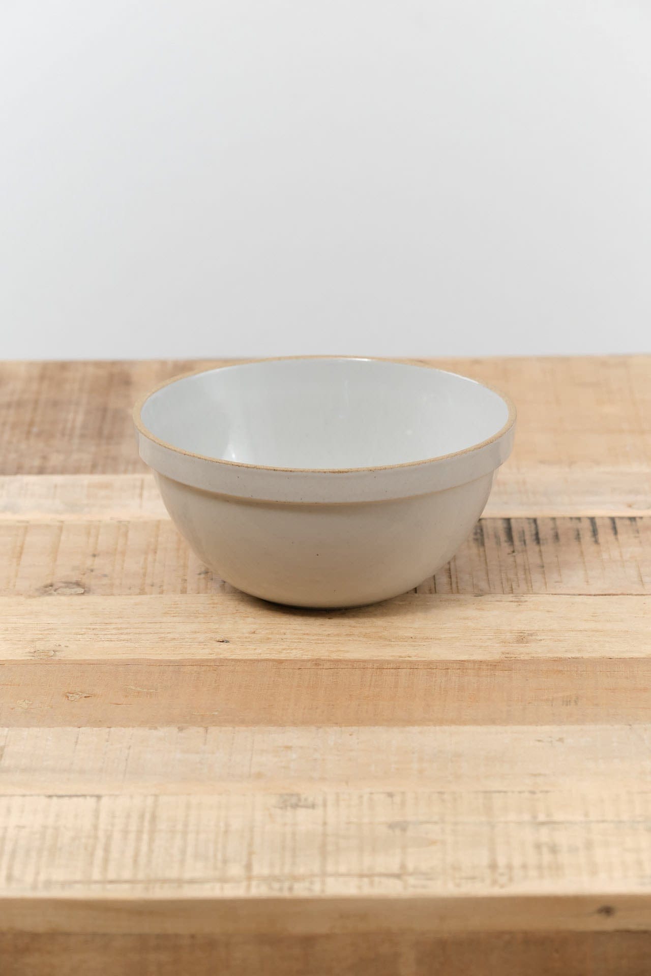 Hasami Porcelain Home Kitchen Dishware Medium Deep Round Bowl Gloss Gray / 7 3/8" Dia X 3 1/2" H