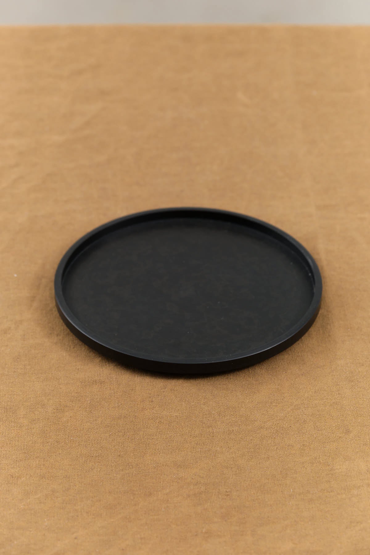 Front view of Medium Richlite Tray in Black