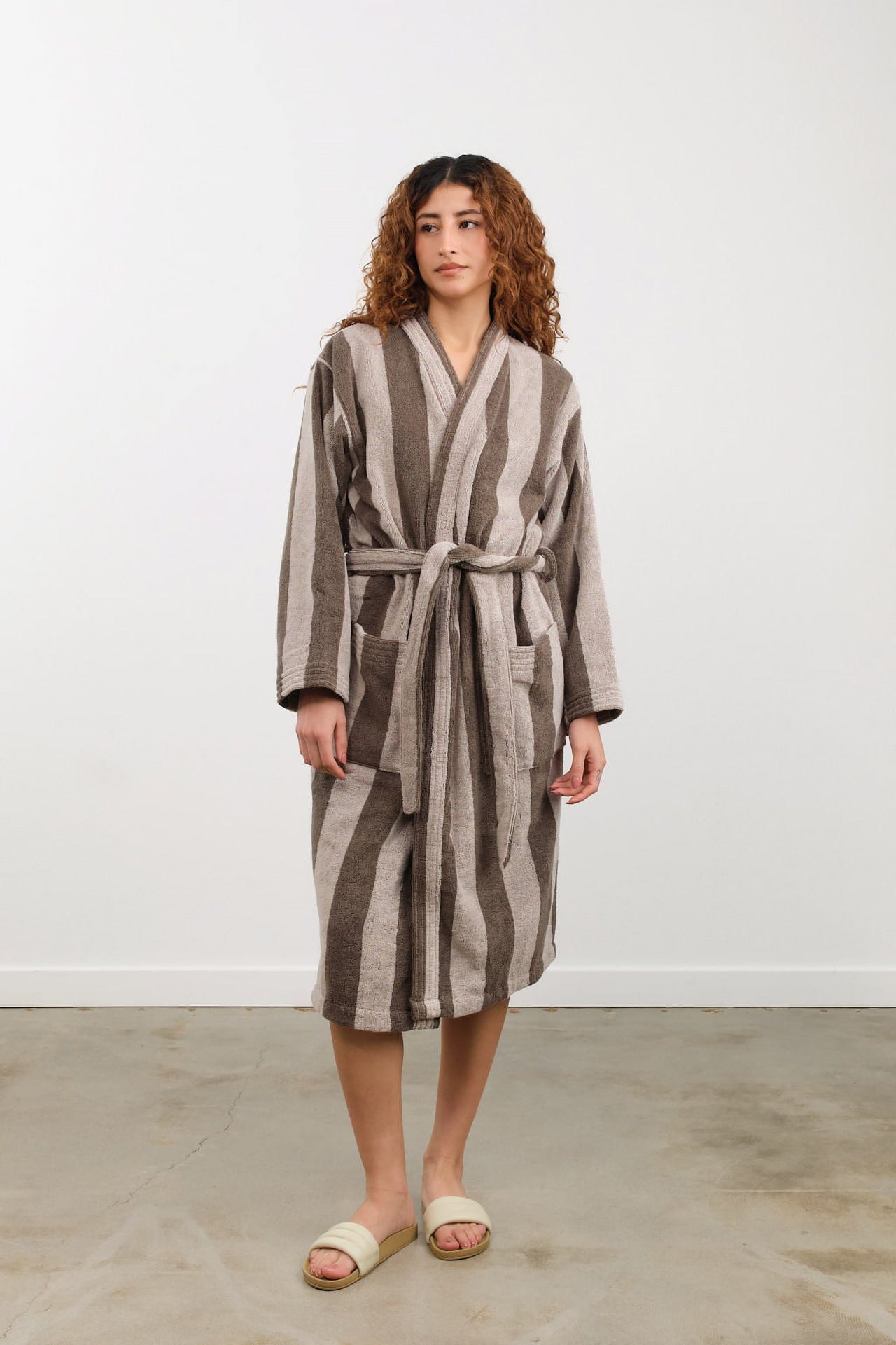 Hawkins New York Apparel Womens Lounge Simple Striped Terry Bathrobe in Light Grey/Dark Grey