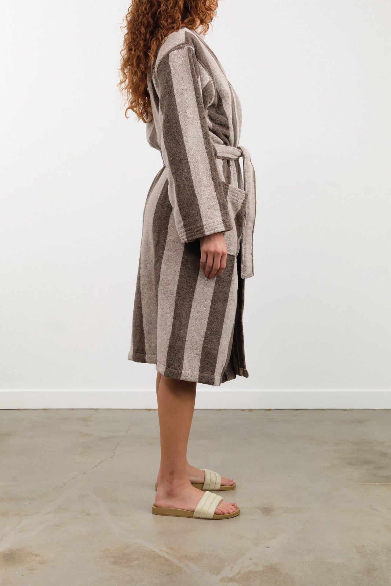 Hawkins New York Apparel Womens Lounge Simple Striped Terry Bathrobe in Light Grey/Dark Grey