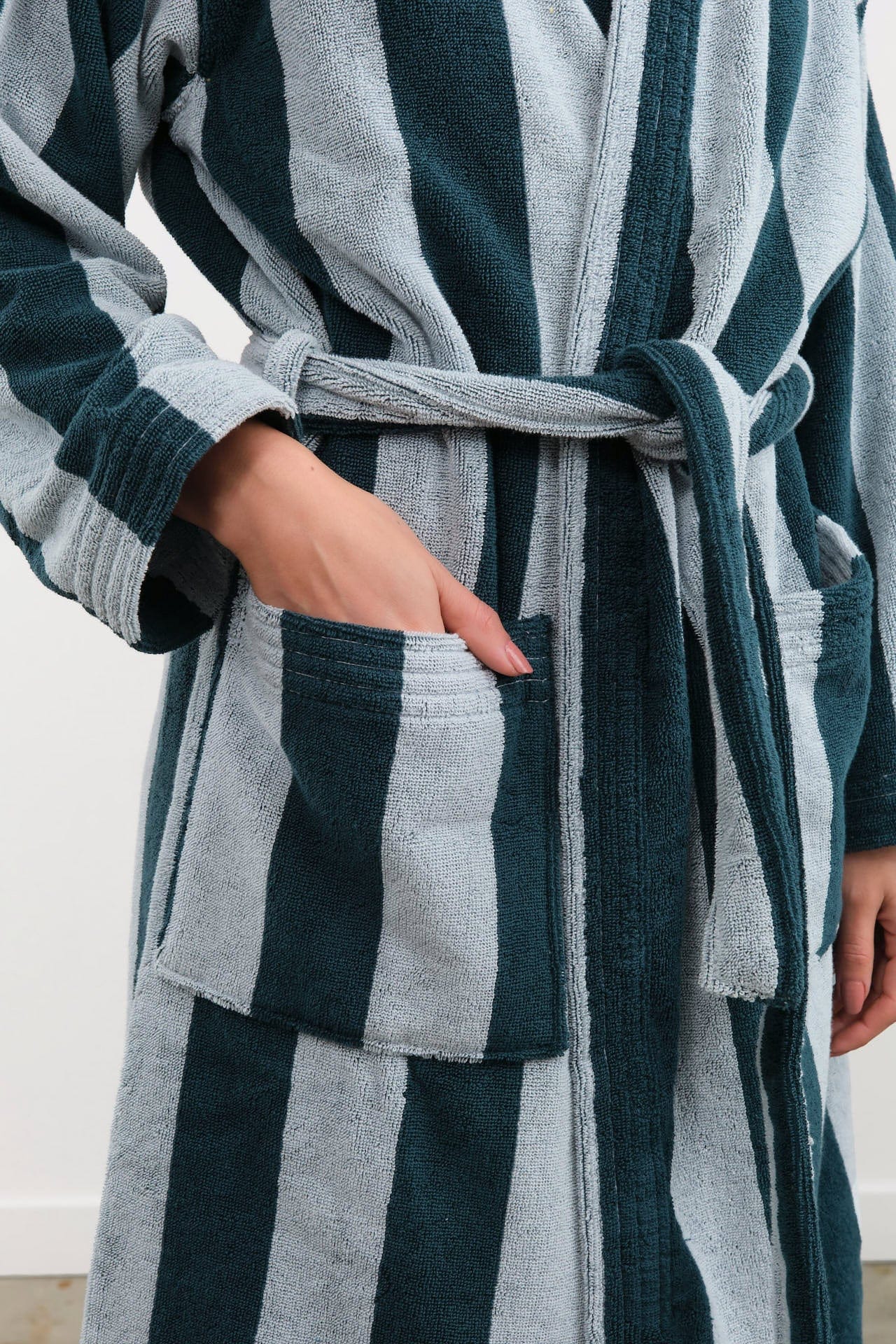 Hawkins New York Apparel Womens Lounge Simple Striped Terry Bathrobe in Sky/Peacock