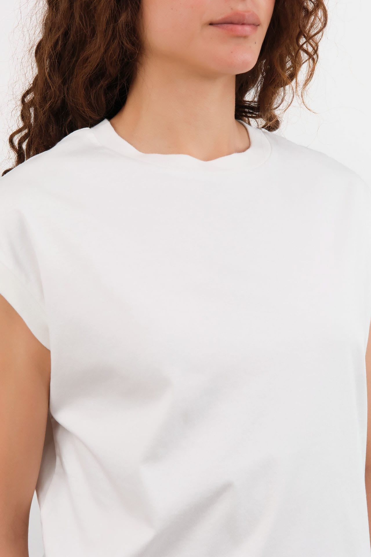 Ichi Antiquities Apparel Womens Tees Sleeveless Pullover White / One Size
