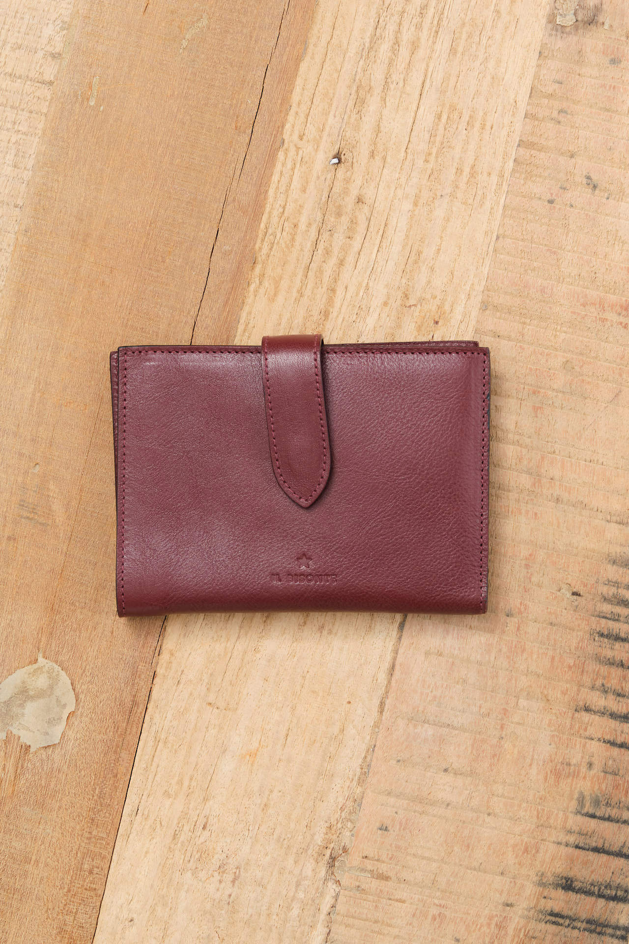 Il Bisonte Accessories Wallets Archivio Wallet in Black Cherry Black Cherry / 5.5" L X 4" W X 0.5" D