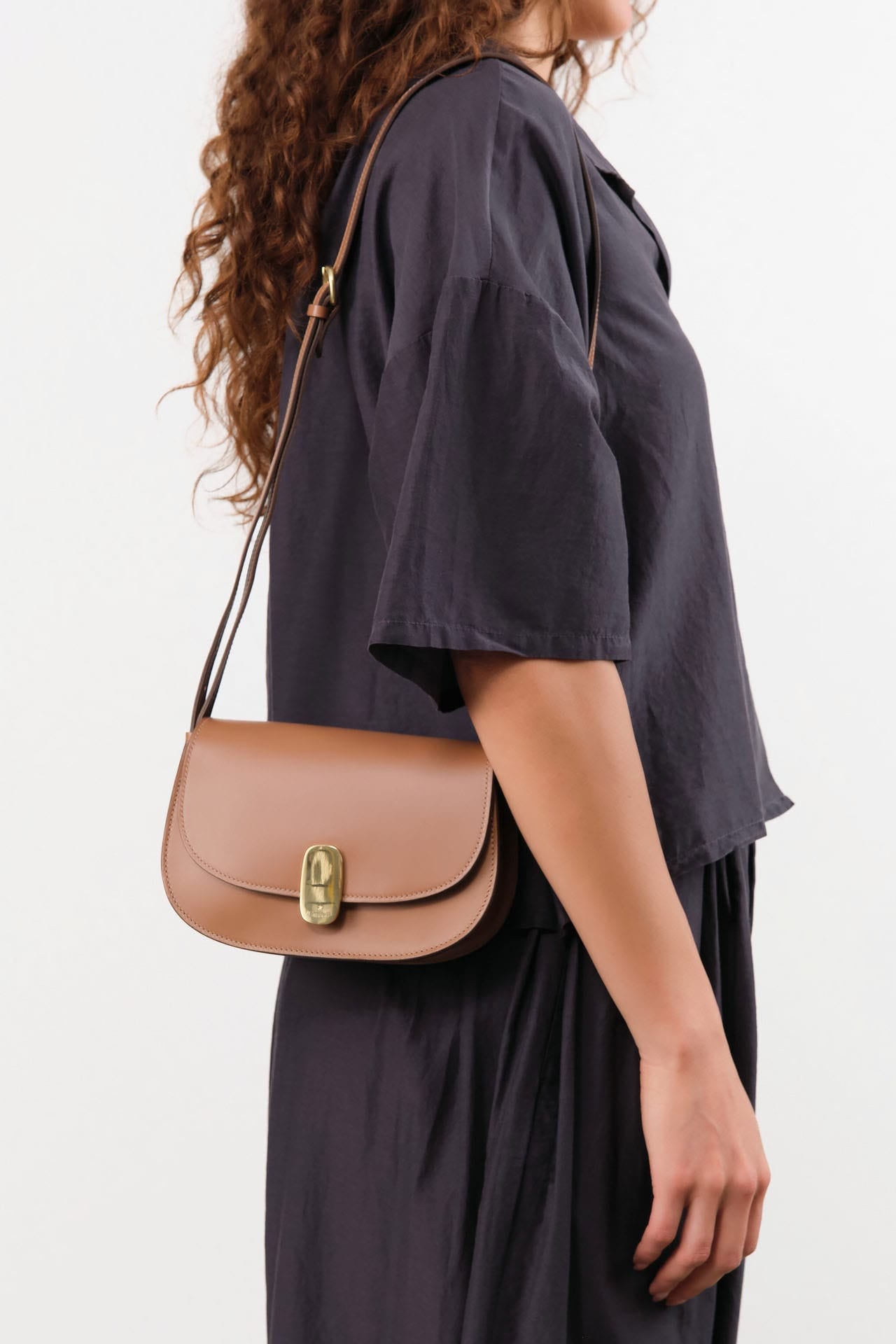 Il Bisonte Accessories Bags Atelier Crossbody Bag Cioccolato / 8" L X 5" W X 2.5" D