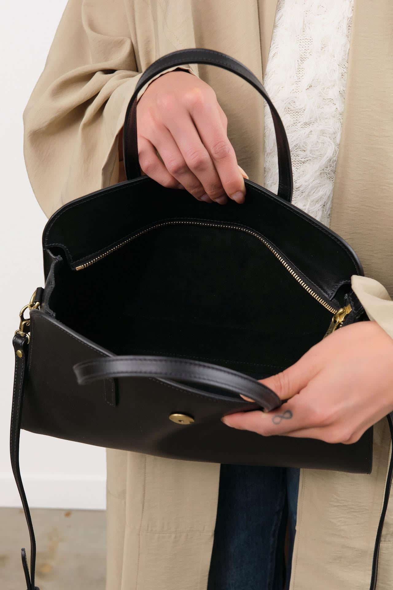 Il Bisonte Accessories Bags Atelier Handbag Nero / 12.5" L X 8.25" W X 5" D