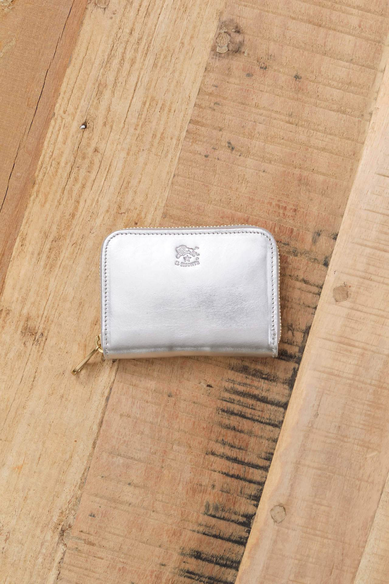 Il Bisonte Accessories Wallets Cestello Zip Around Wallet in Metallic Silver Metallic Silver / 4.25" L X 3.5" W X .75" D