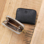 Il Bisonte Accessories Wallets Cestello Zip Around Wallet in Nero Nero / 4.25" L X 3.5" W X .75" D