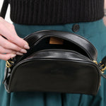 Il Bisonte Accessories Bags Classic Crossbody Bag in Nero Nero / 8.5" L X 6.25" H X 3" D