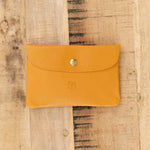 Il Bisonte Accessories Wallets Classic Envelope Case in Giallo Narciso Giallo Narciso