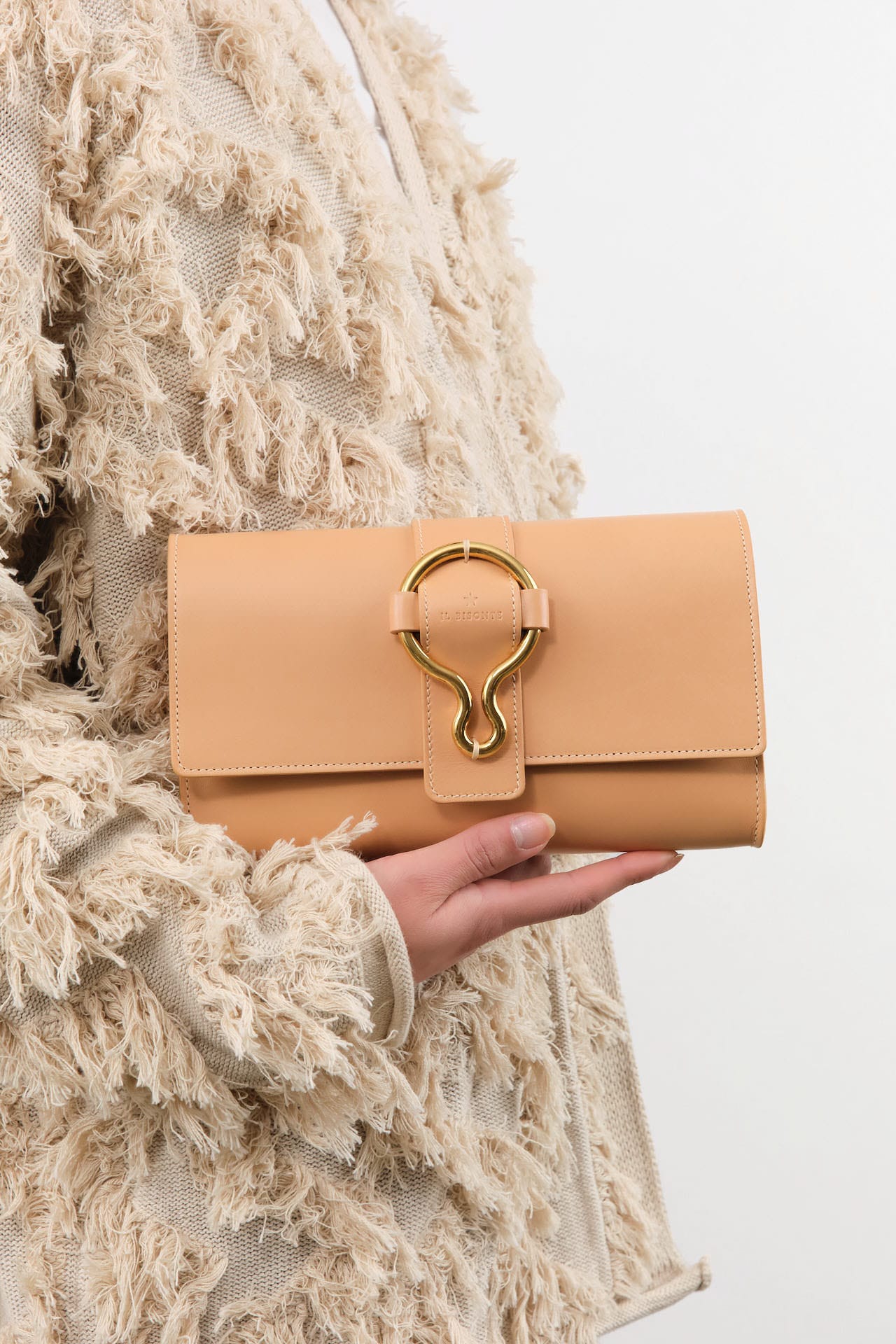 Il Bisonte Accessories Bags Consuelo Clutch Bag in Naturale Naturale / 9.5" L X 6.25" W 1.5" D