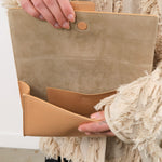 Il Bisonte Accessories Bags Consuelo Clutch Bag in Naturale Naturale / 9.5" L X 6.25" W 1.5" D
