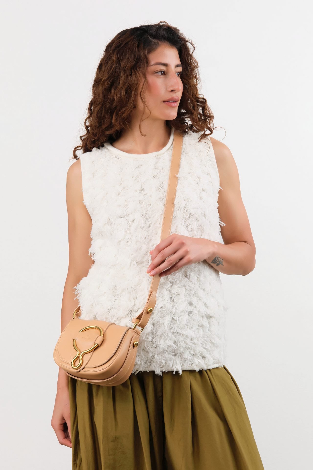 Il Bisonte Accessories Bags Consuelo Crossbody Bag in Naturale Naturale / 7" L X 6" W X 2.75" D