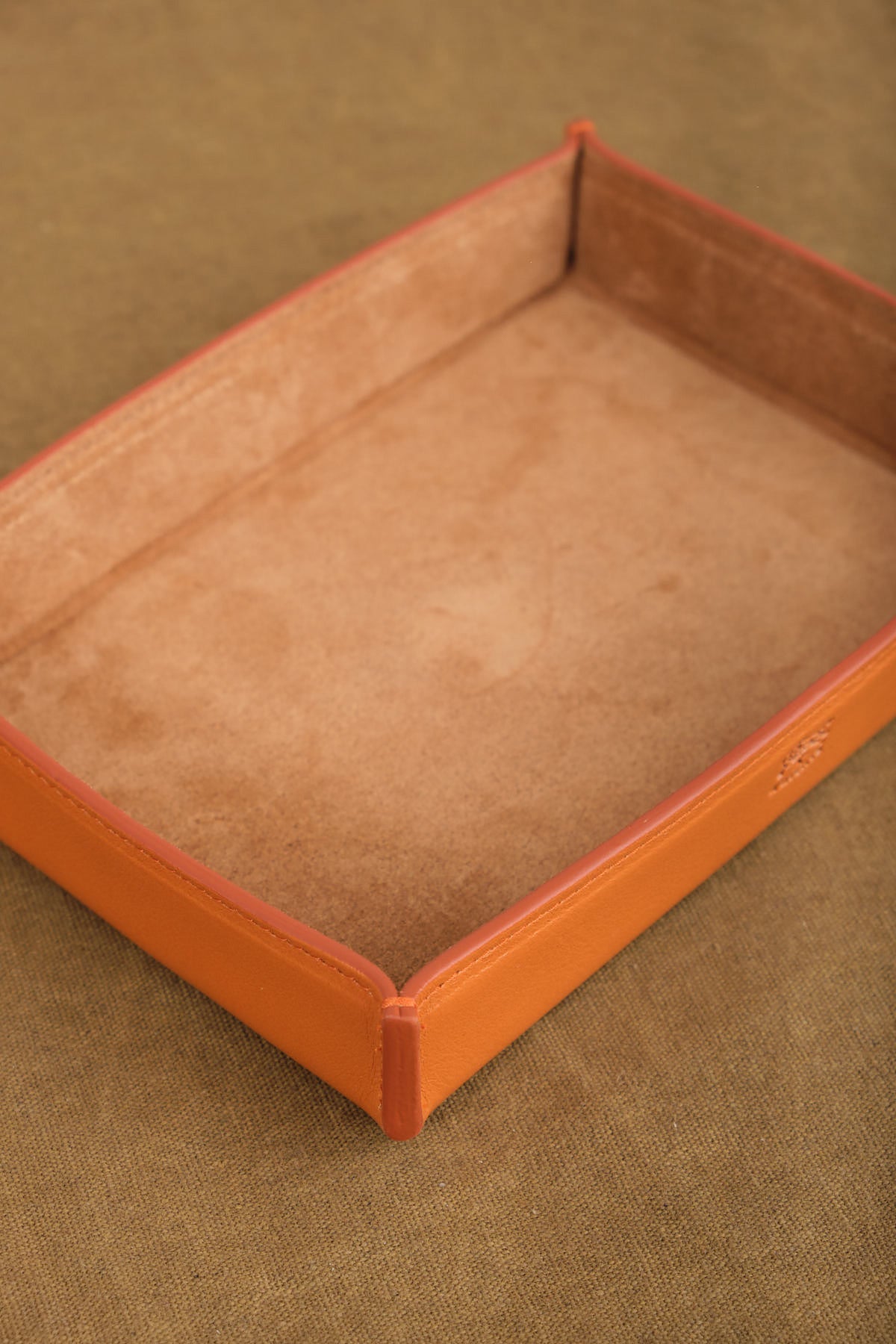 Il Bisonte Leather Cowhide Tray with suede interior 