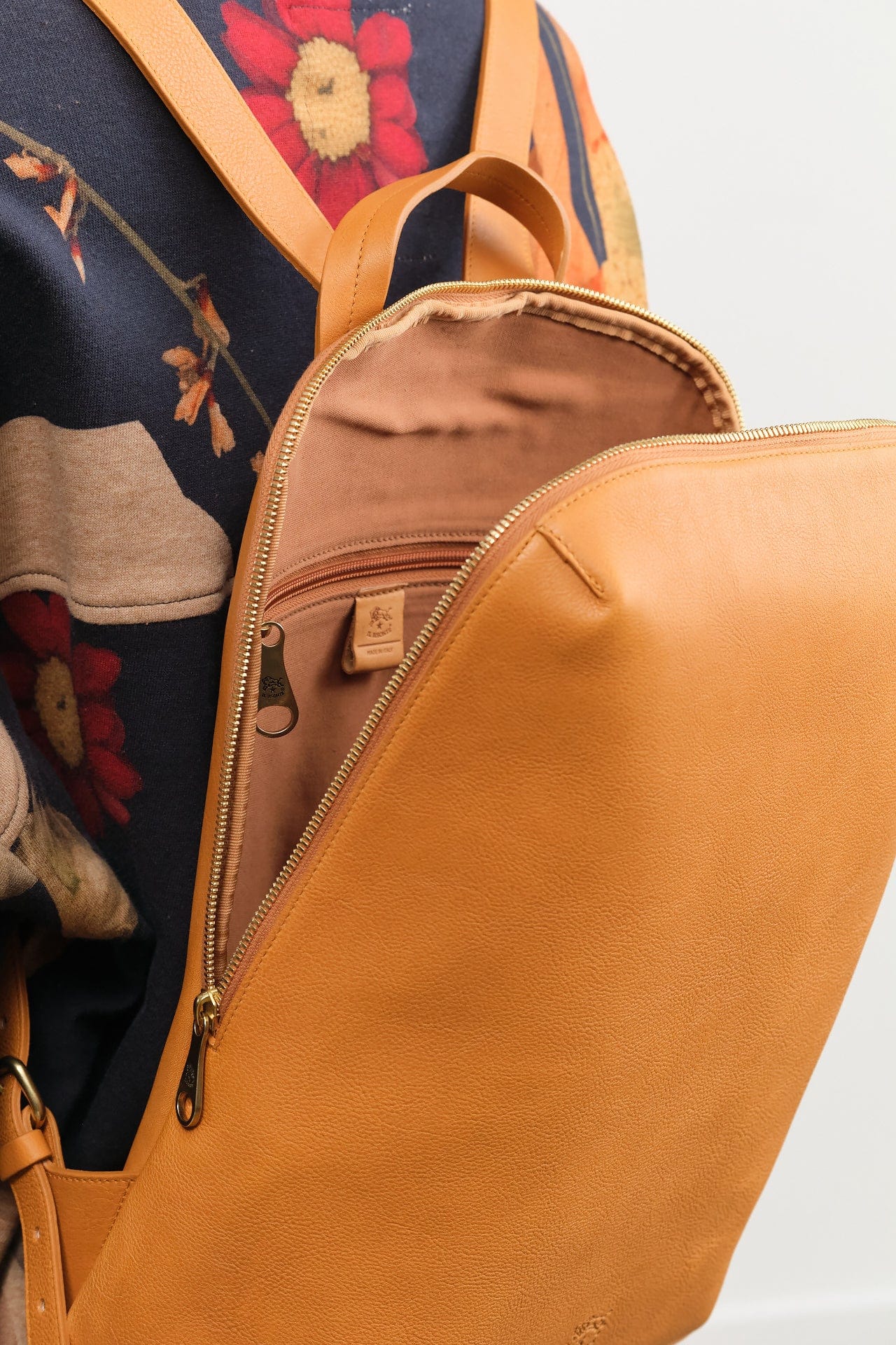 Il Bisonte Accessories Bags Duccio Backpack Bag Naturale / 11" L X 15.5" H X 4.25" D