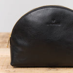 Il Bisonte Accessories Bags Large Bigallo Beauty Case in Nero Nero / 8" L X 6.25" H X 2.75" D