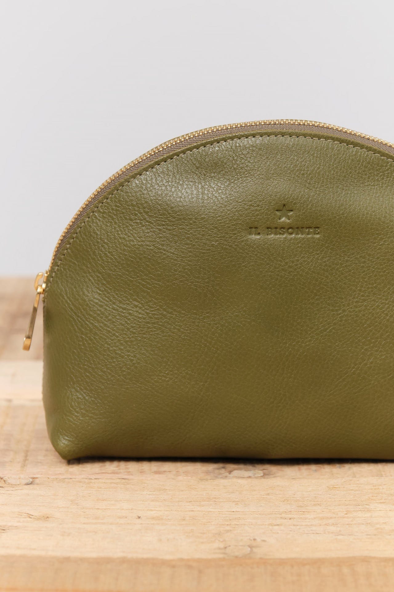 Il Bisonte Accessories Bags Large Bigallo Beauty Case in Verde Rugiada Verde Rugiada / 8" L X 6.25" H X 2.75" D