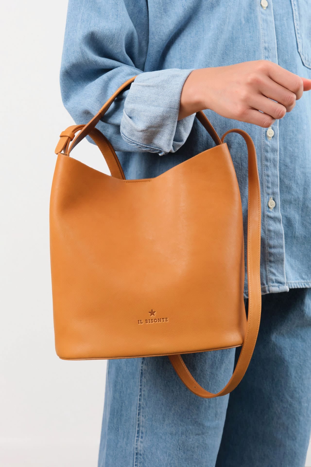 Il Bisonte Accessories Bags Le Laudi Bucket Bag Naturale / 11.75" L X 11" WX 5.5" D