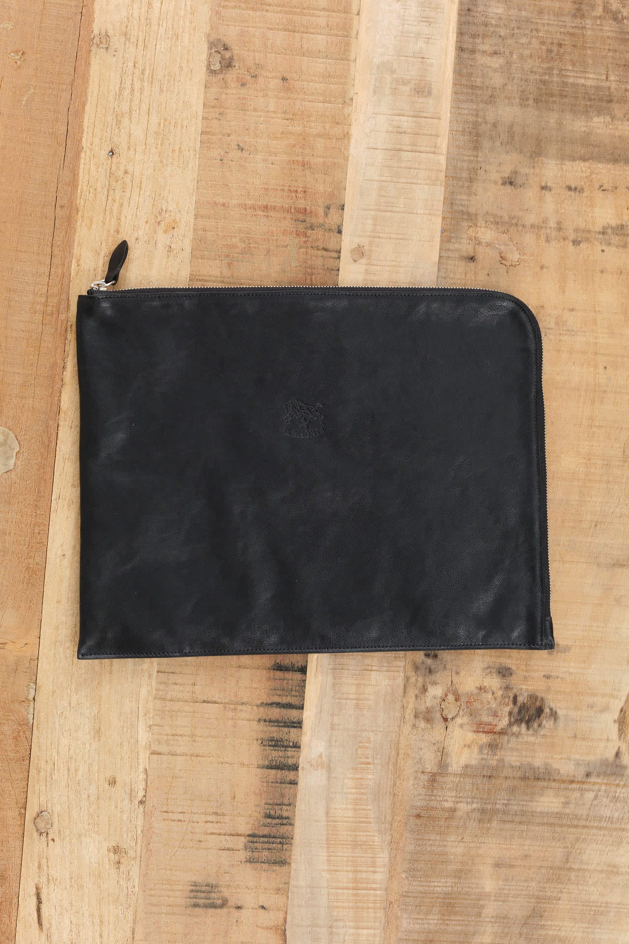 Il Bisonte Accessories Bags Leather Portfolio in Nero Nero / 13" L X 9.75" W X .5" D
