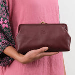 Il Bisonte Accessories Bags Manuela Clutch Bag in Amarena Amarena / 10.25" L X 5.1" W X 1.5" D