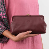 Il Bisonte Accessories Bags Manuela Clutch Bag in Amarena Amarena / 10.25" L X 5.1" W X 1.5" D