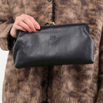 Il Bisonte Accessories Bags Manuela Clutch Bag in Nero Nero / 10" L X 5" H X 1.5" D