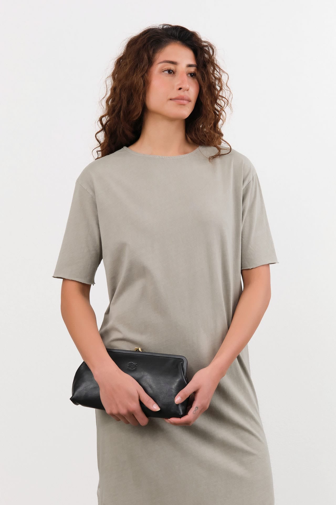 Il Bisonte Accessories Bags Manuela Clutch Bag in Nero Nero / 10.25" L X 5" H X 1.5" D