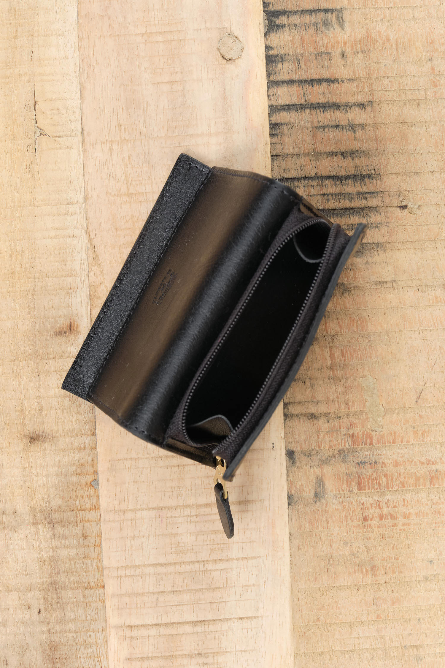 Nero Black Italian Leather Medium Classic Wallet by Il Bisonte