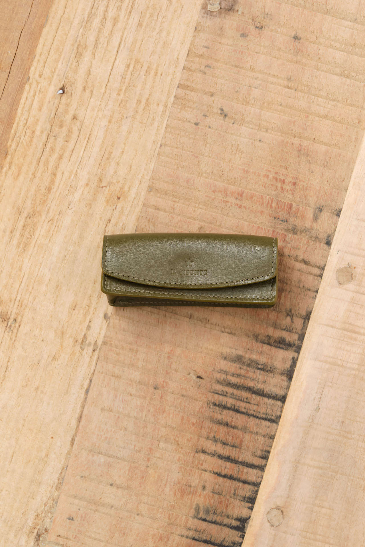 Il Bisonte Accessories Bags Musa Lipstick Holder in Verde Rugiada Verde Rugiada / 4" L X 1.5" W X 1.25" D