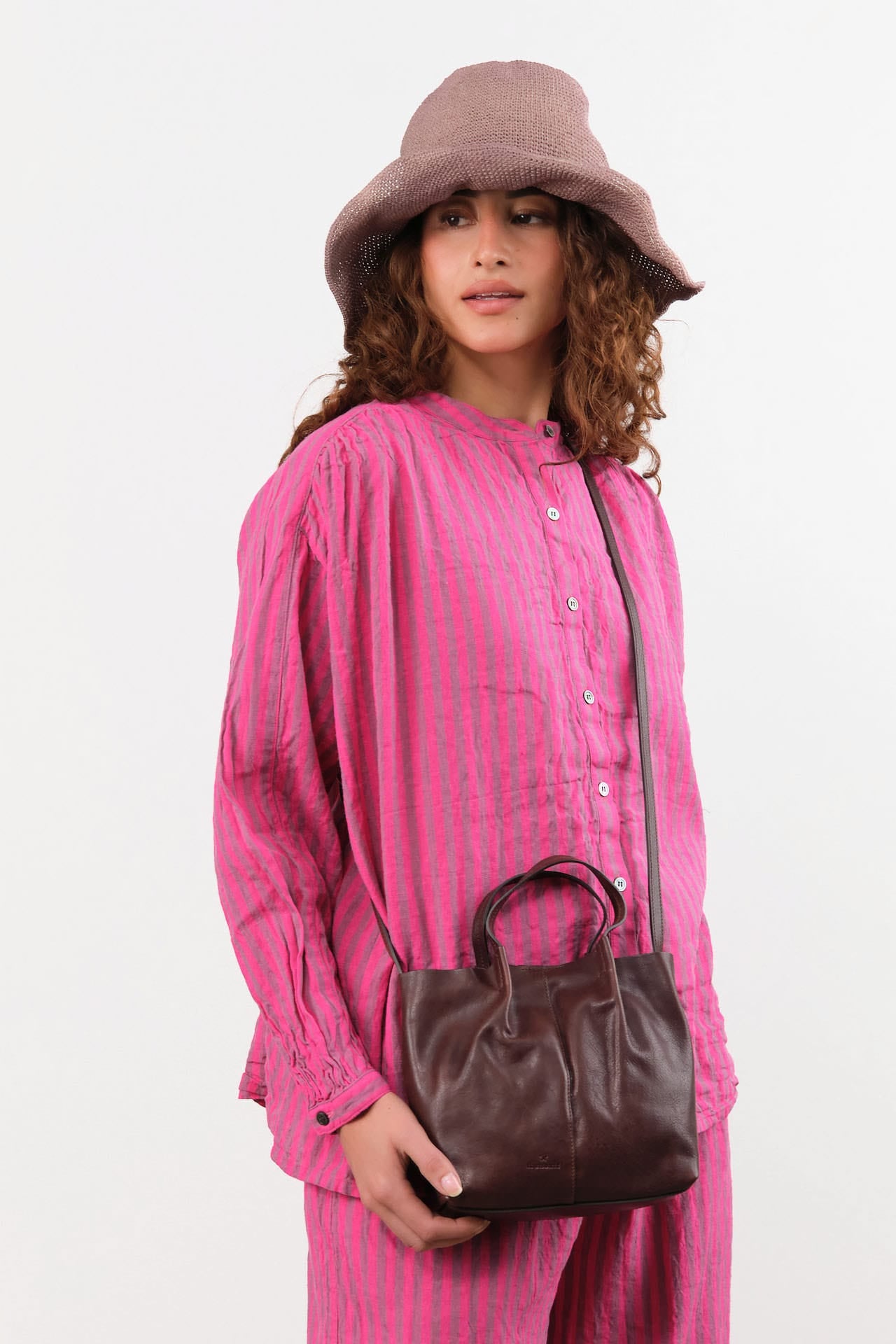 Il Bisonte Accessories Bags Nina Crossbody Bag Caffe / 10.25" L X 8" W X 4.75" D