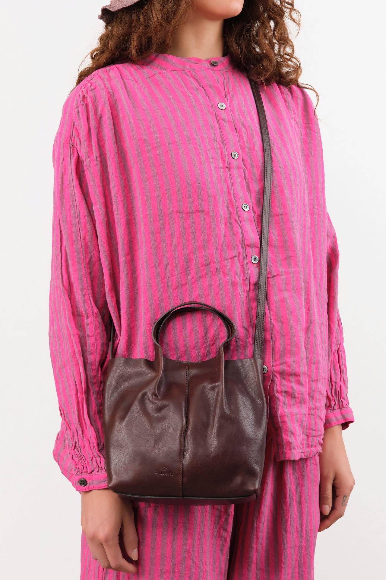 Il Bisonte Accessories Bags Nina Crossbody Bag Caffe / 10.25" L X 8" W X 4.75" D