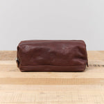 Il Bisonte Accessories Bags Populonia Cowhide Beauty Case in Caffe Caffe / 9" L X 4.5" H X 5" D